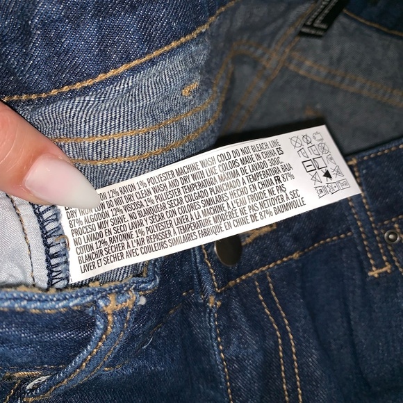 Forever 21 Dark Destroyed Denim Shorts Size 27 - Picture 3 of 4